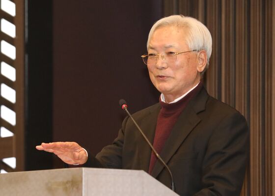 이재명, 경남 양산서 '노무현·문재인 멘토' 송기인 신부 예방