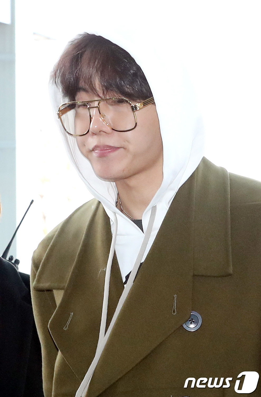 (인천공항=뉴스1) 권현진 기자 = 그룹 방탄소년단(BTS) 제이홉이 그래미 어워즈 참석차 9일 오후 인천국제공항을 통해 미국 LA로 출국하고 있다.방탄소년단 RM, 진, 슈가, …