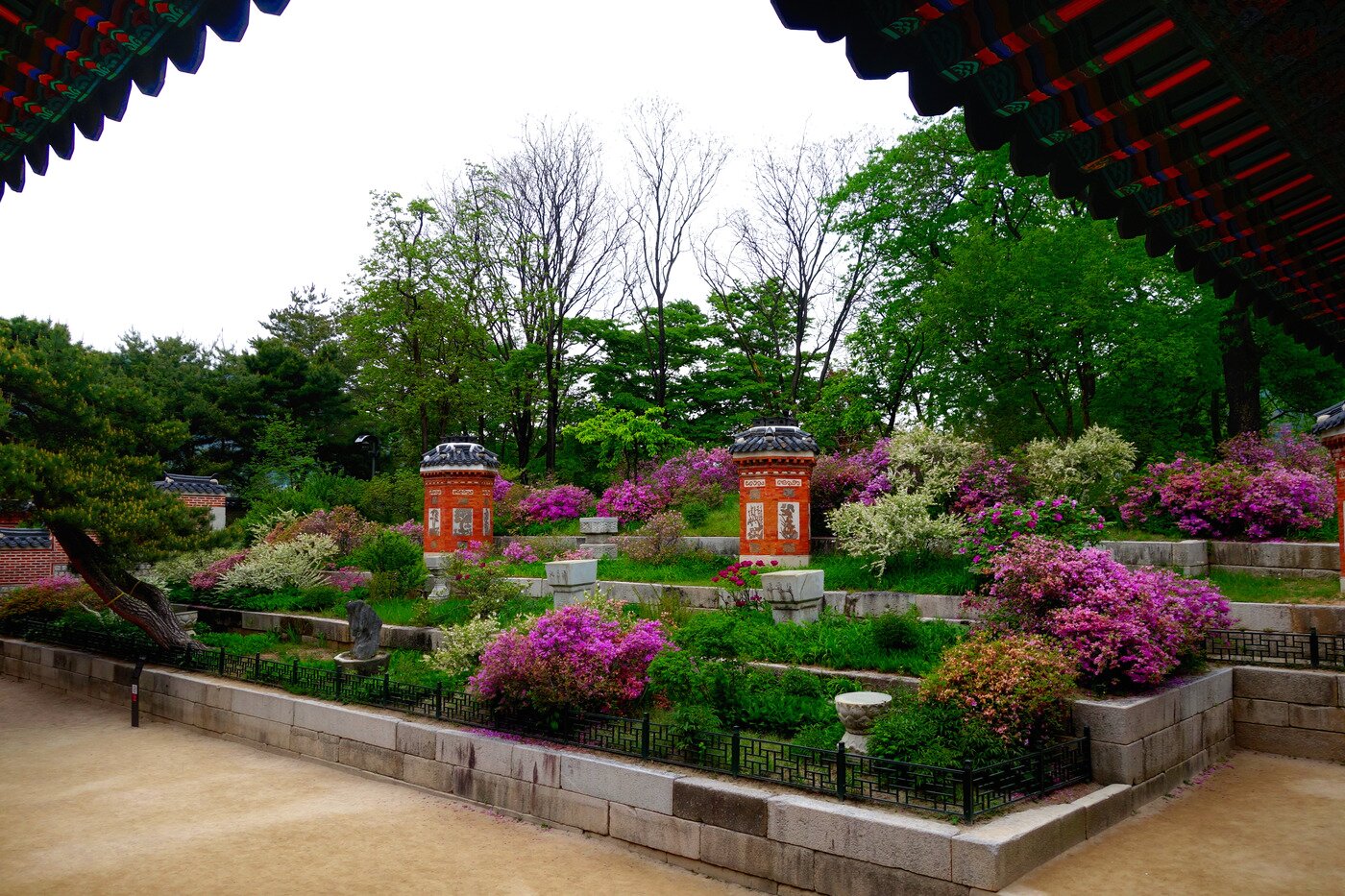 본문 이미지 - 경복궁 아미산 화계(花階) 전경.(문화재청 제공)