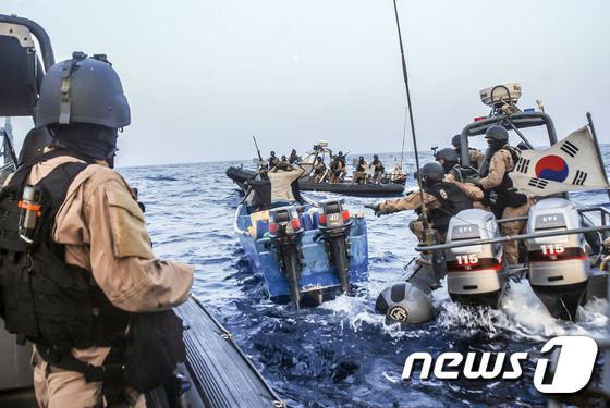 [일지] 청해부대 집단감염, 첫 확진 사흘 만에 68명 - Vimarsana News