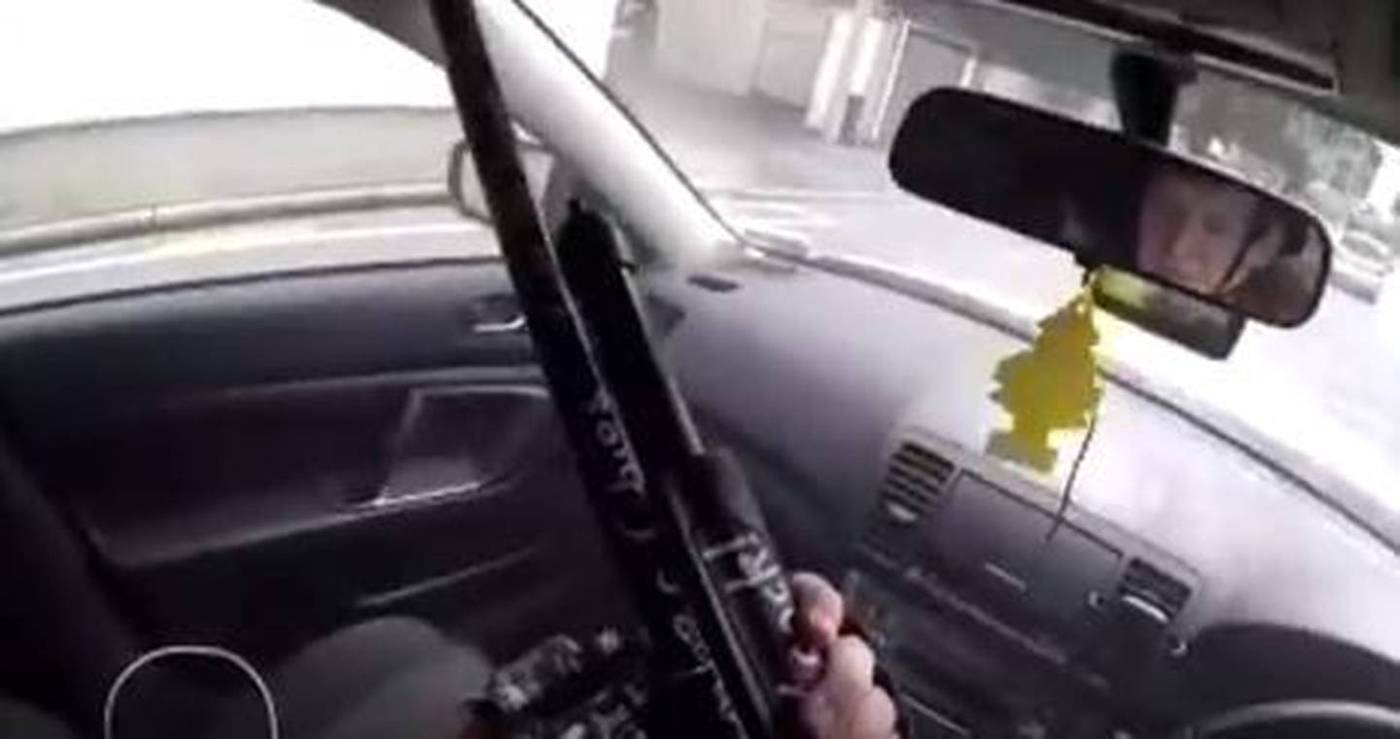 본문 이미지 - 뉴질랜드 총기난사 사건 용의자로 추정되는 남성이 SNS에 게재한 범행 영상. ⓒ 뉴스1