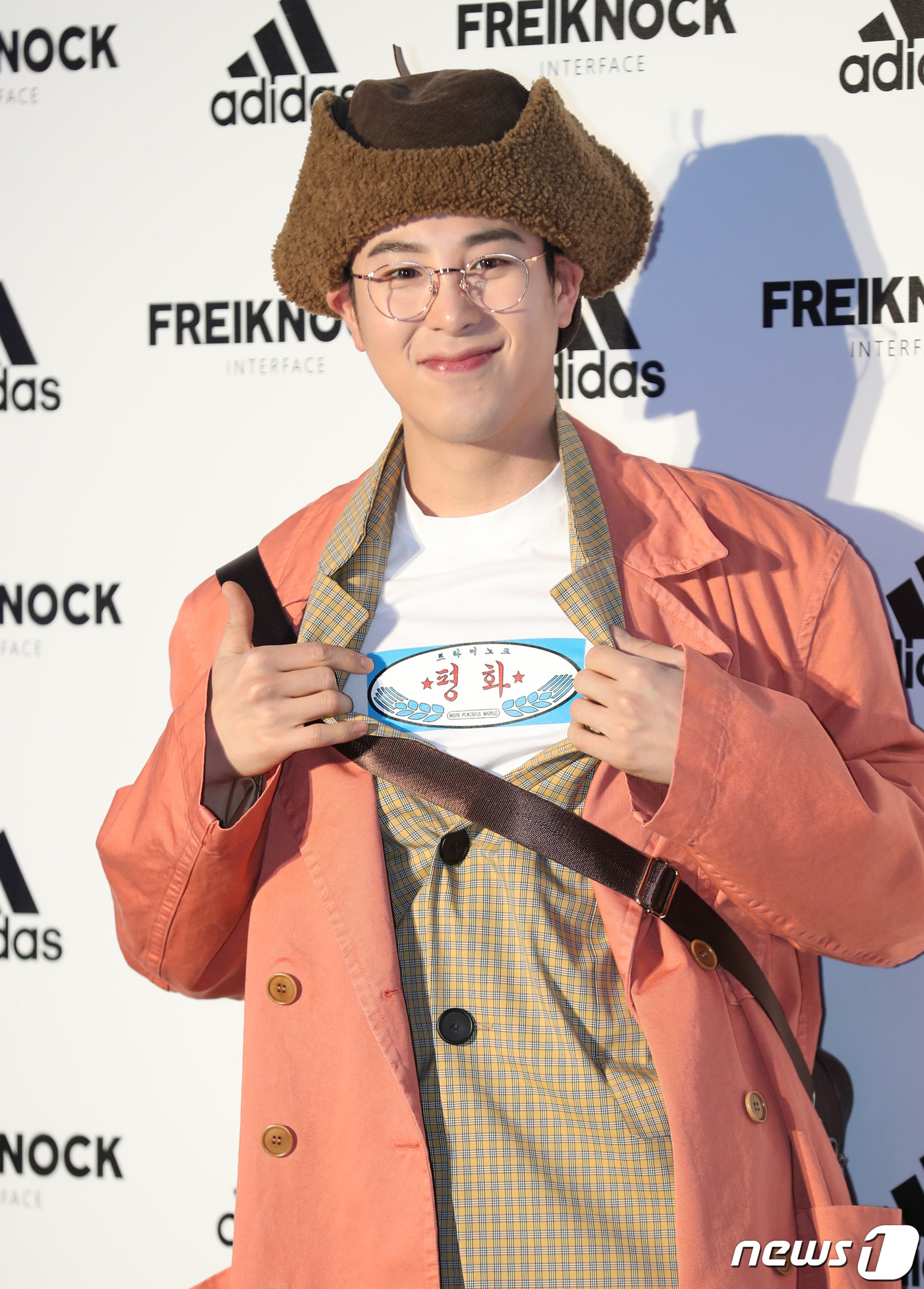 (서울=뉴스1) 권현진 기자 = 블락피 피오가 22일 오후 서울 용산구 용산전쟁기념관 옥외 전시장에서 열린 한 포토행사에 참석해 포즈를 취하고 있다. 2019.3.22/뉴스1