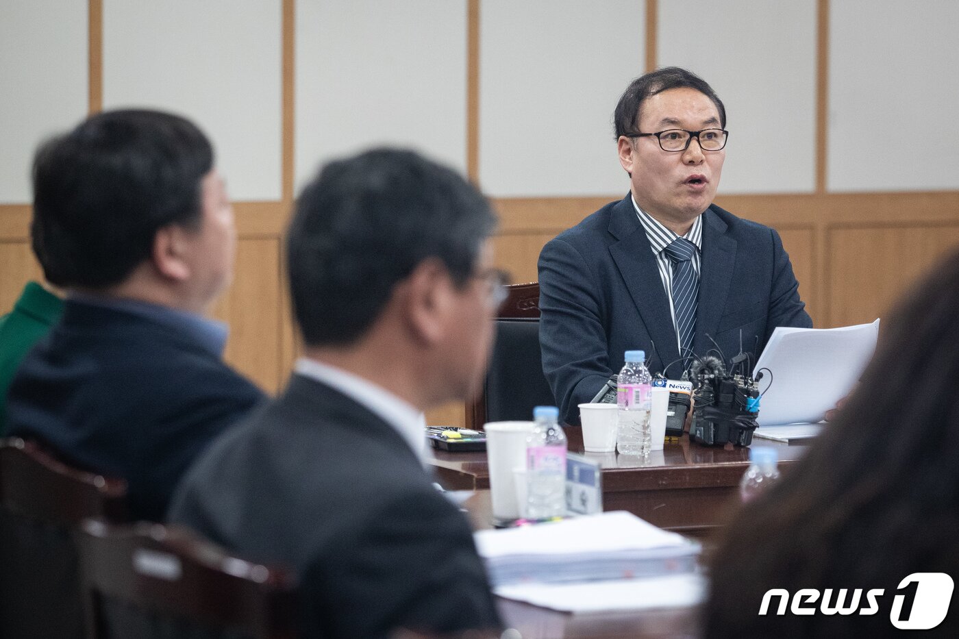 본문 이미지 - 정한중 검찰 과거사위원회 위원장 대행이 25일 오후 경기도 과천시 정부과천청사 법무부에서 김학의 전 차관 사건 관련 수사권고를 발표하고 있다. . 2019.3.25/뉴스1 ⓒ News1 유승관 기자