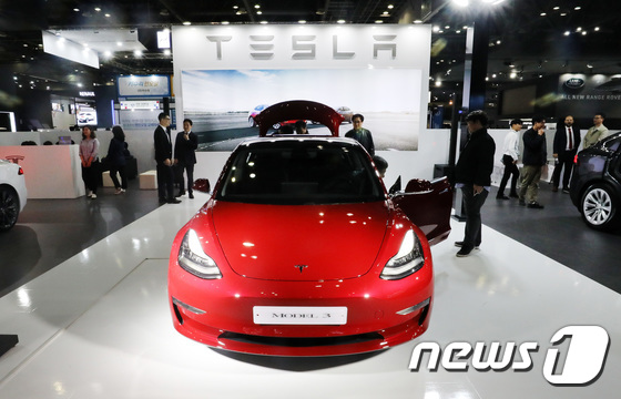 Tesla, ‘furious’, 차등 보조금 발표 … 모델 3 장거리 가격 하락?