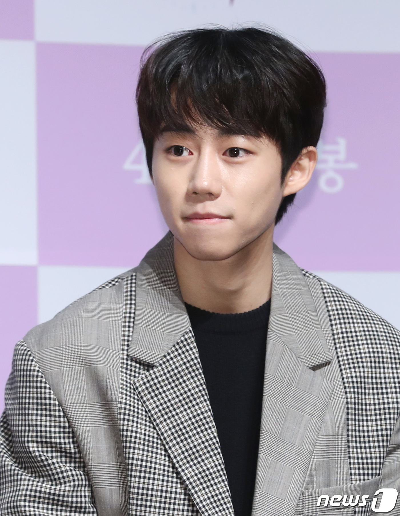 (서울=뉴스1) 권현진 기자 = 배우 박지빈이 5일 오전 서울 강남구 신사동 CGV압구정점에서 열린 영화 '다시, 봄'(감독 정용주) 제작보고회에 참석해 매력을 발산하고 있다.'다 …