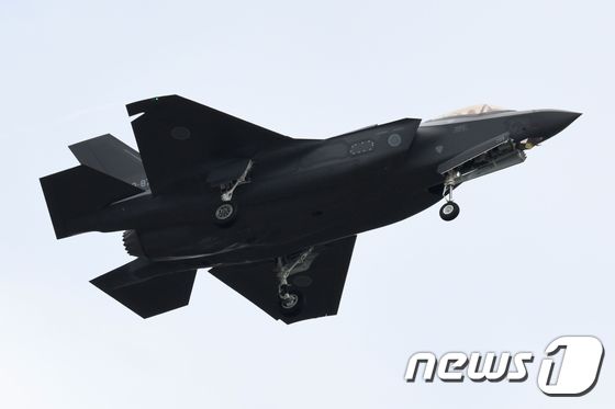 F-35A '라이트닝2' 스텔스전투기 <자료사진> © AFP=뉴스1