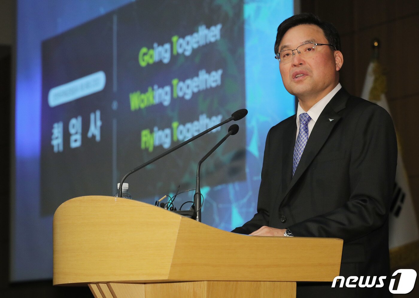 본문 이미지 - 구본환 인천국제공항공사 사장이 16일 오후 인천 중구 인천국제공항공사에서 열린 제8대 취임식에서 취임사를 하고 있다. 2019.4.16/뉴스1 ⓒ News1 이재명 기자