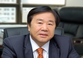 우오현 SM그룹 회장, 여주대에 사재 5억 출연…학생 식비 지원