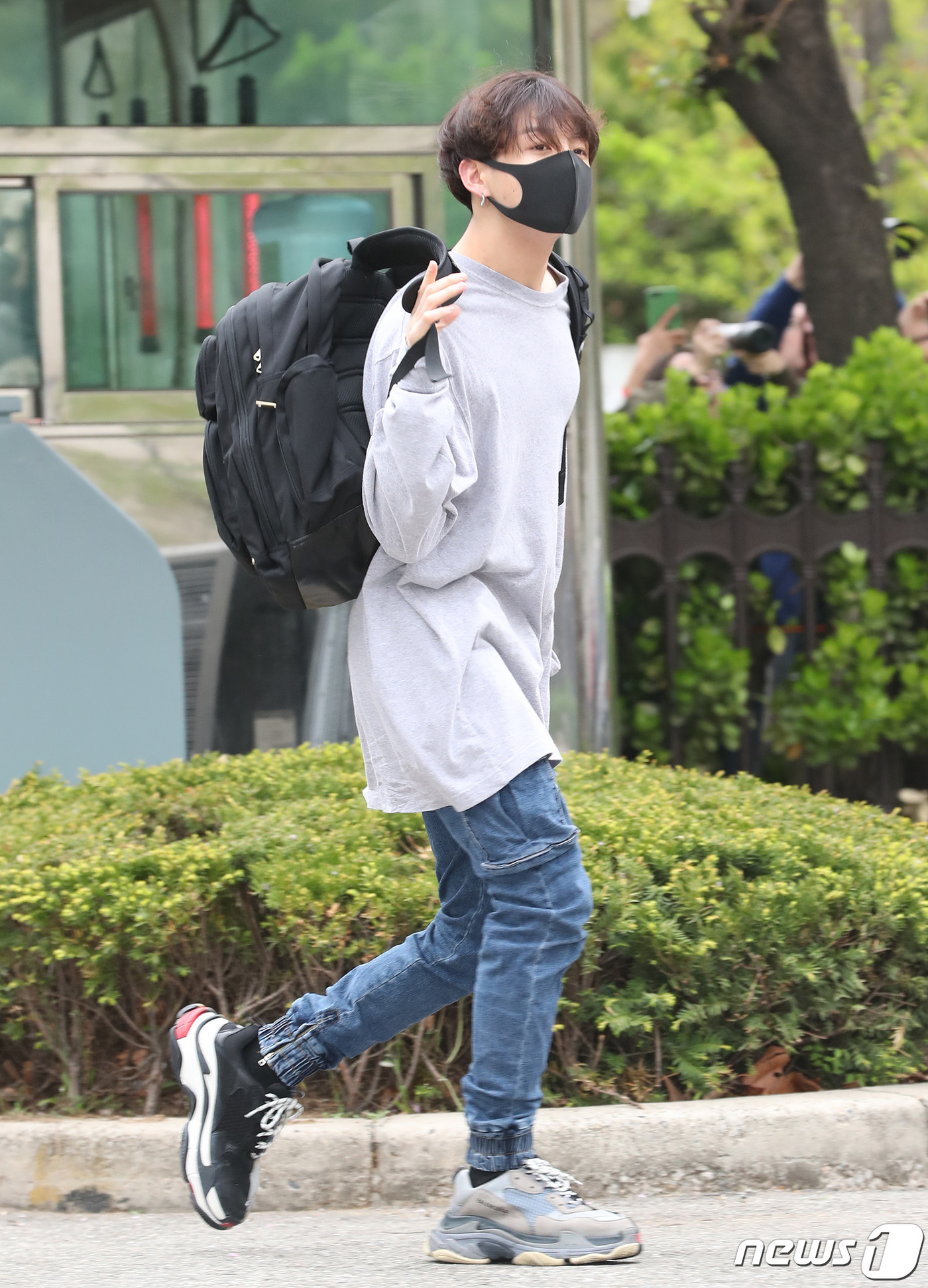 (서울=뉴스1) 권현진 기자 = 방탄소년단(BTS) 정국이 19일 오전 서울 여의도 KBS에서 열린 KBS2 '뮤직뱅크'(뮤뱅) 리허설에 참석하고 있다. 2019.4.19/뉴스1