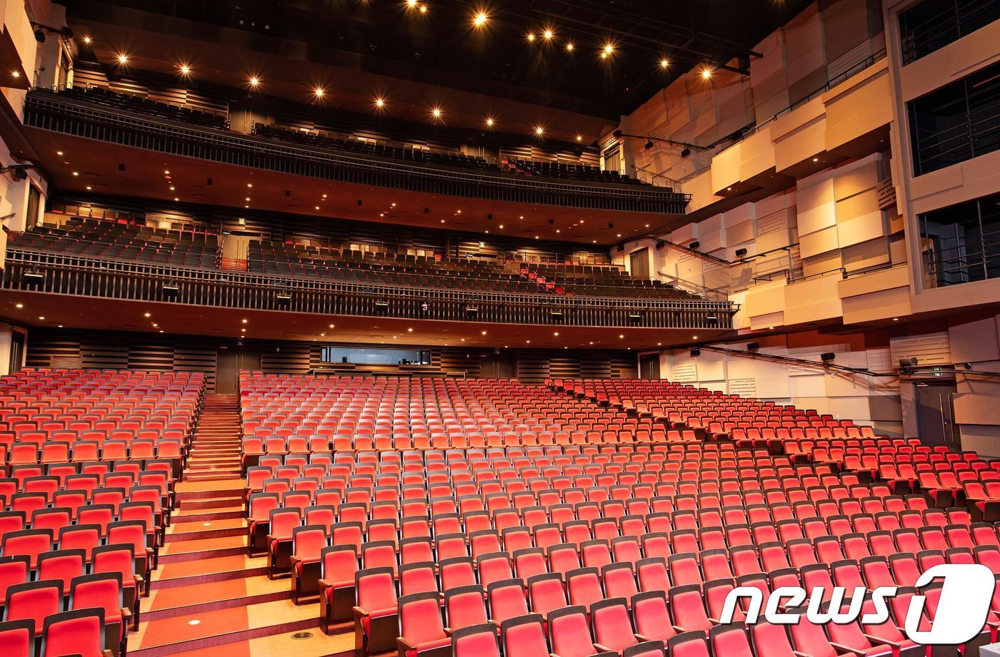 본문 이미지 - 부산 최초 뮤지컬전용 '드림씨어터' 객석 전경ⓒ 뉴스1