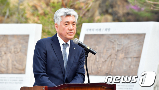사북민주항쟁 기념식에 참석한 최승준 정선군수
