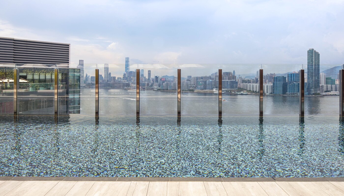 본문 이미지 - VIC 온더하버의 인피니티 풀