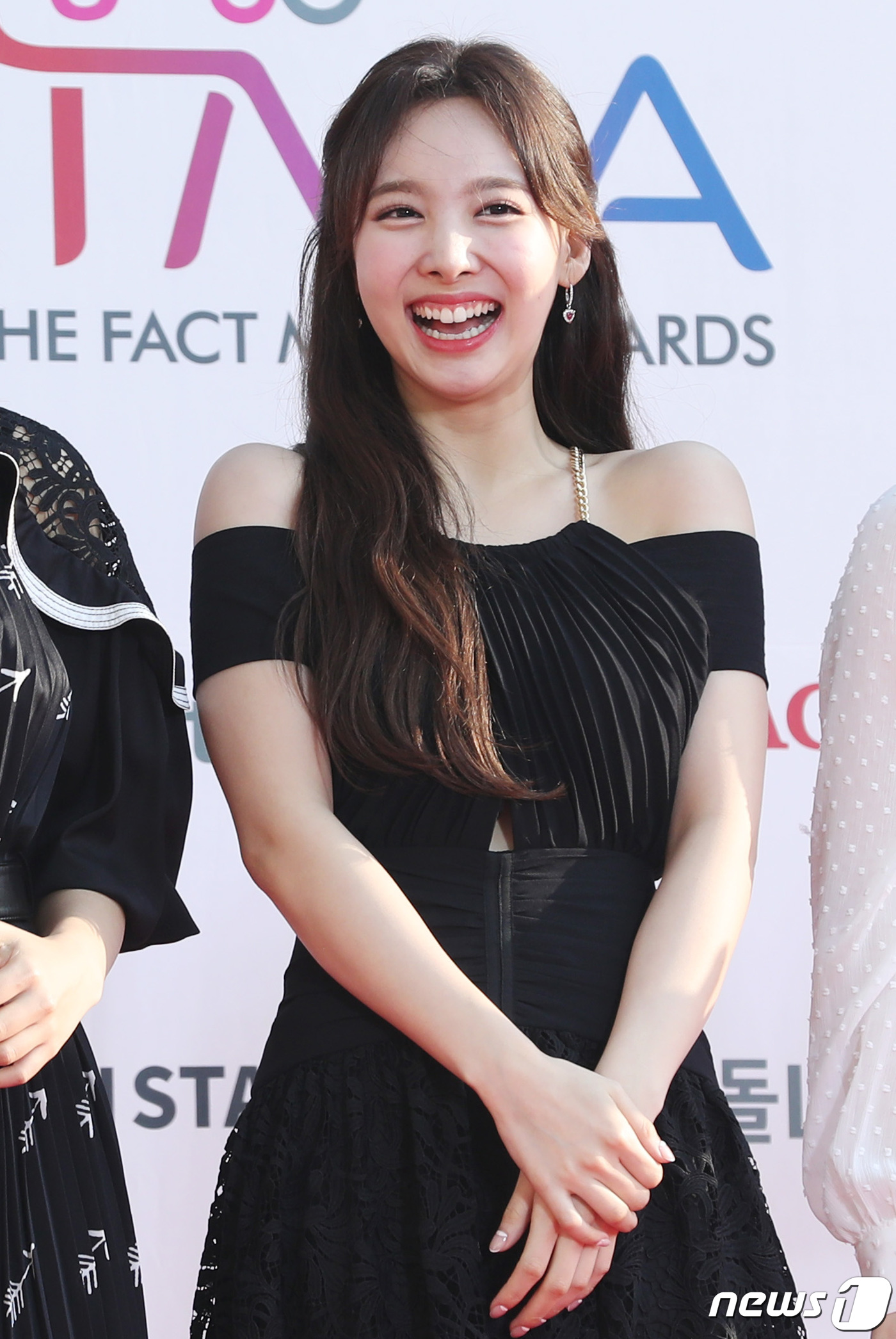 (인천=뉴스1) 권현진 기자 = 트와이스 나연이 24일 오후 인천광역시 남동구 수산동 남동체육관에서 열린 `U+5G X 더팩트 뮤직 어워즈` 레드카펫 행사에 참석해 포즈를 취하고 …