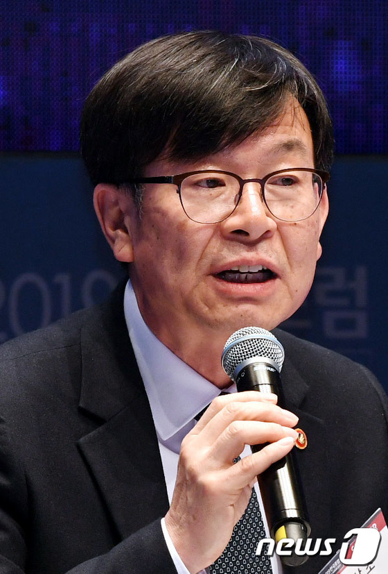 김상조 위원장 “재벌기업, 비즈니스·지배구조 위기 봉착”