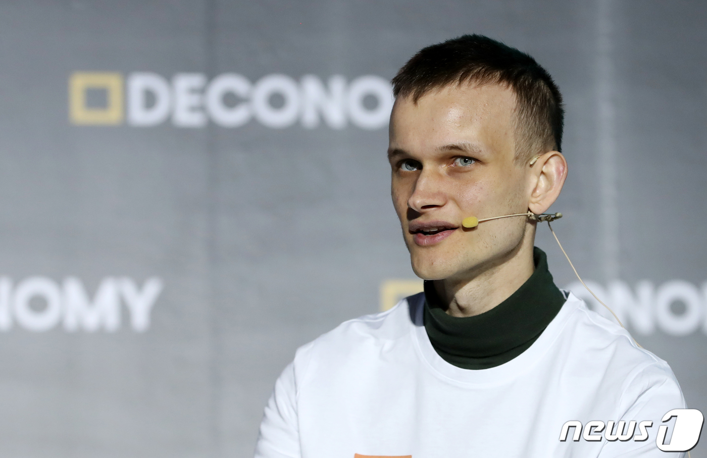 디코노미 2019 참석한 이더리움 창시자 비탈릭 부테린 - 뉴스1