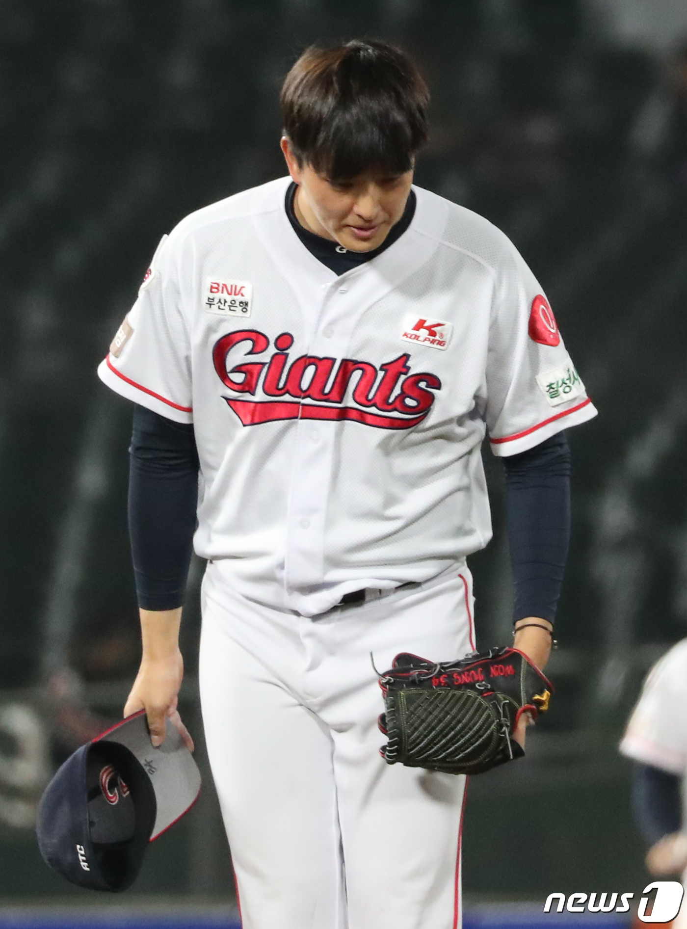 (부산=뉴스1) 여주연 기자 = 5일 부산 사직야구장에서 열린 프로야구 2019 신한은행 마이카 KBO리그 한화 이글스와 롯데 자이언츠의 경기에서 5회초 2사 주자 없는 상황 롯데 …