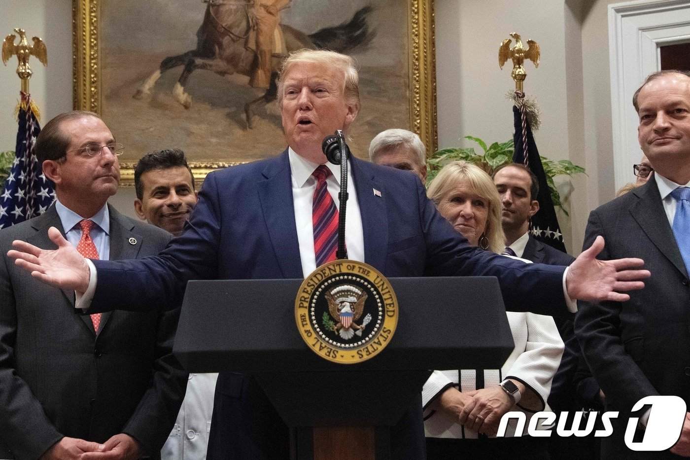 본문 이미지 - 도널드 트럼프 미국 대통령이  2019년 5월 워싱턴 백악관에서 시진핑 중국 국가주석으로부터 '아름다운 친서'를 받았다고 밝혔다. ⓒ AFP=뉴스1 ⓒ News1 우동명 기자