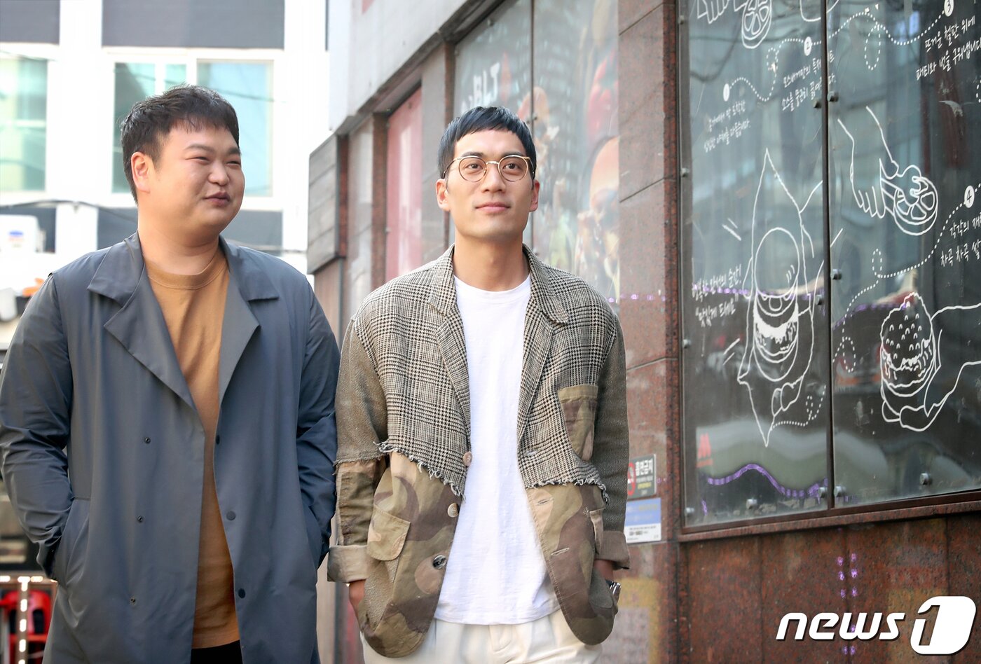 본문 이미지 - 서울 광화문 인근 식당. 드라마 '열혈사제' 배우 안창환, 고규필(오른쪽) 딥풀이/뉴스1 ⓒ News1 권현진 기자