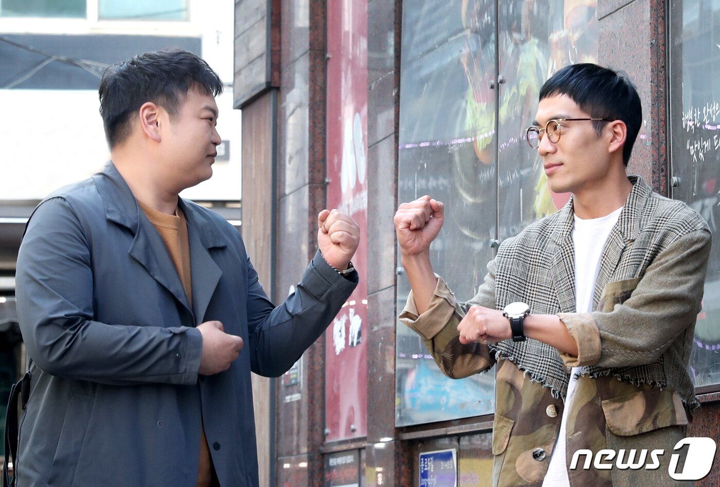 본문 이미지 - 서울 광화문 인근 식당. 드라마 '열혈사제' 배우 고규필, 안창환(오른쪽) 딥풀이./뉴스1 ⓒ News1 권현진 기자
