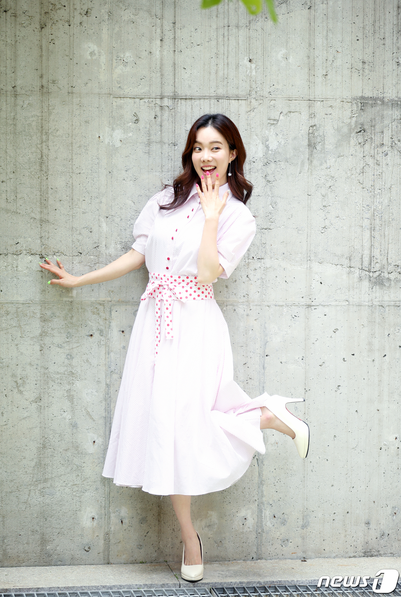 (서울=뉴스1) 권현진 기자 = '미스트롯' 김나희가 지난 15일 서울 강남구 한 카페에서 열린 뉴스1과의 인터뷰에 앞서 포즈를 취하고 있다. 2019.5.17/뉴스1