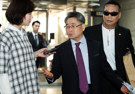 5·18기념재단 "지만원 구속…역사 왜곡 엄중 처벌해야"
