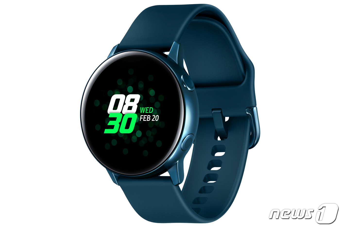 (서울=뉴스1) = 삼성전자가 17일 출시한 '갤럭시 워치 액티브' 그린 색상 모델.이로써 '갤럭시 워치 액티브'는 실버·블랙·로즈 골드·그린의 4가지 색상 라인업을 갖추어 선택의 …