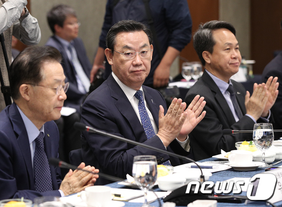 신남방정책특위 간담회 참석한 김태영 은행연합회장
