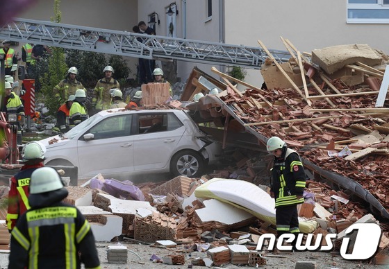 [사진] 가스 폭발로 폭삭 무너진 獨 건물과 파손된 자동차