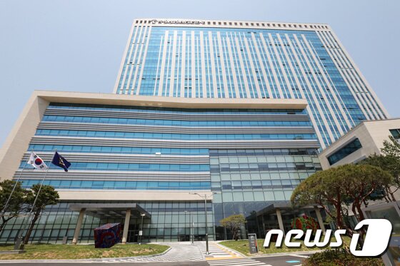 https://image.news1.kr/system/photos/2019/5/24/3658758/article.jpg/dims/optimize https://image.news1.kr/system/photos/2019/5/24/3658758/article.jpg/dims/optimize