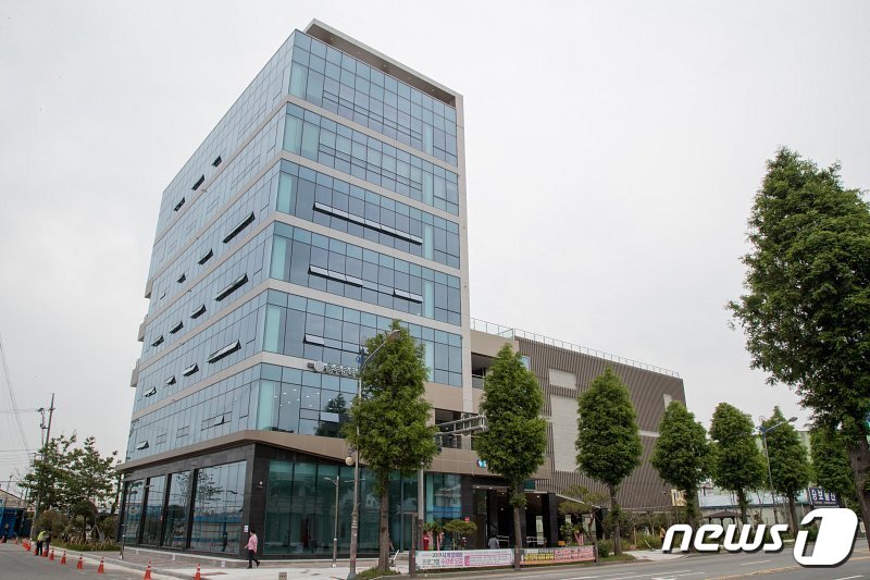 본문 이미지 - 군산상공회의소 신축 청사.ⓒ 뉴스1