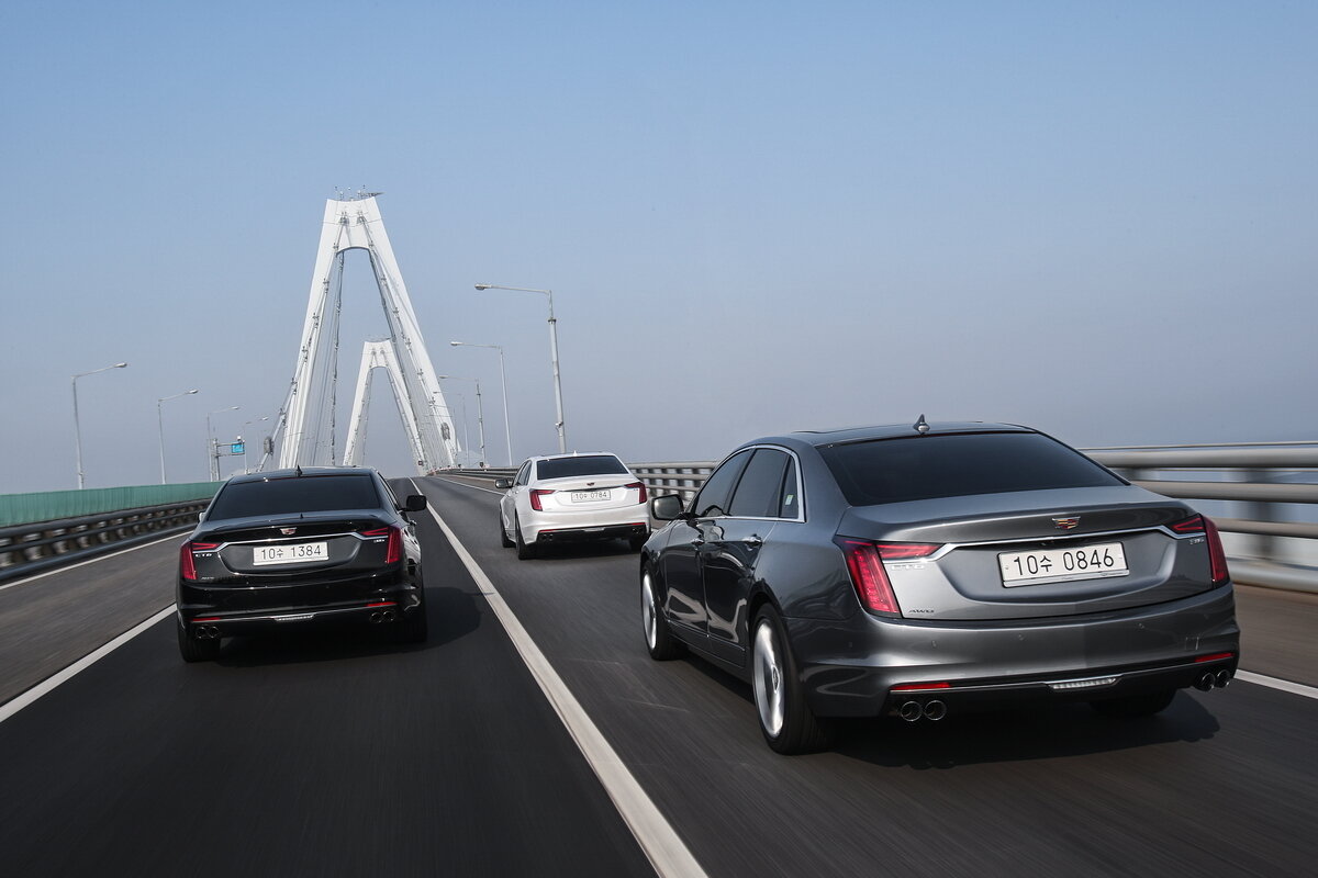 본문 이미지 - 캐딜락 '리본 CT6' 주행 모습. (캐딜락코리아 제공)ⓒⓒ 뉴스1