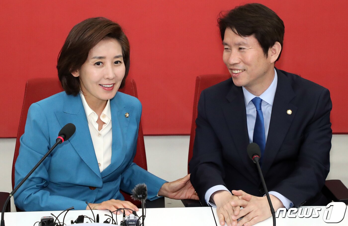 본문 이미지 - 이인영 더불어민주당·나경원 자유한국당 원내대표. 뉴스1 ⓒ News1 김명섭 기자