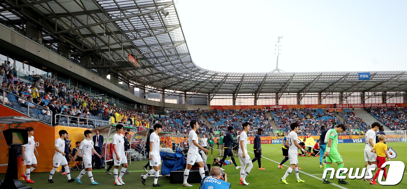 (루블린(폴란드)=뉴스1) 박정호 기자 = 11일 오후(현지시간) 폴란드 아레나 루블린에서 열린 '2019 국제축구연맹(FIFA) U-20 월드컵' 4강전 대한민국과 에콰도르의 경 …