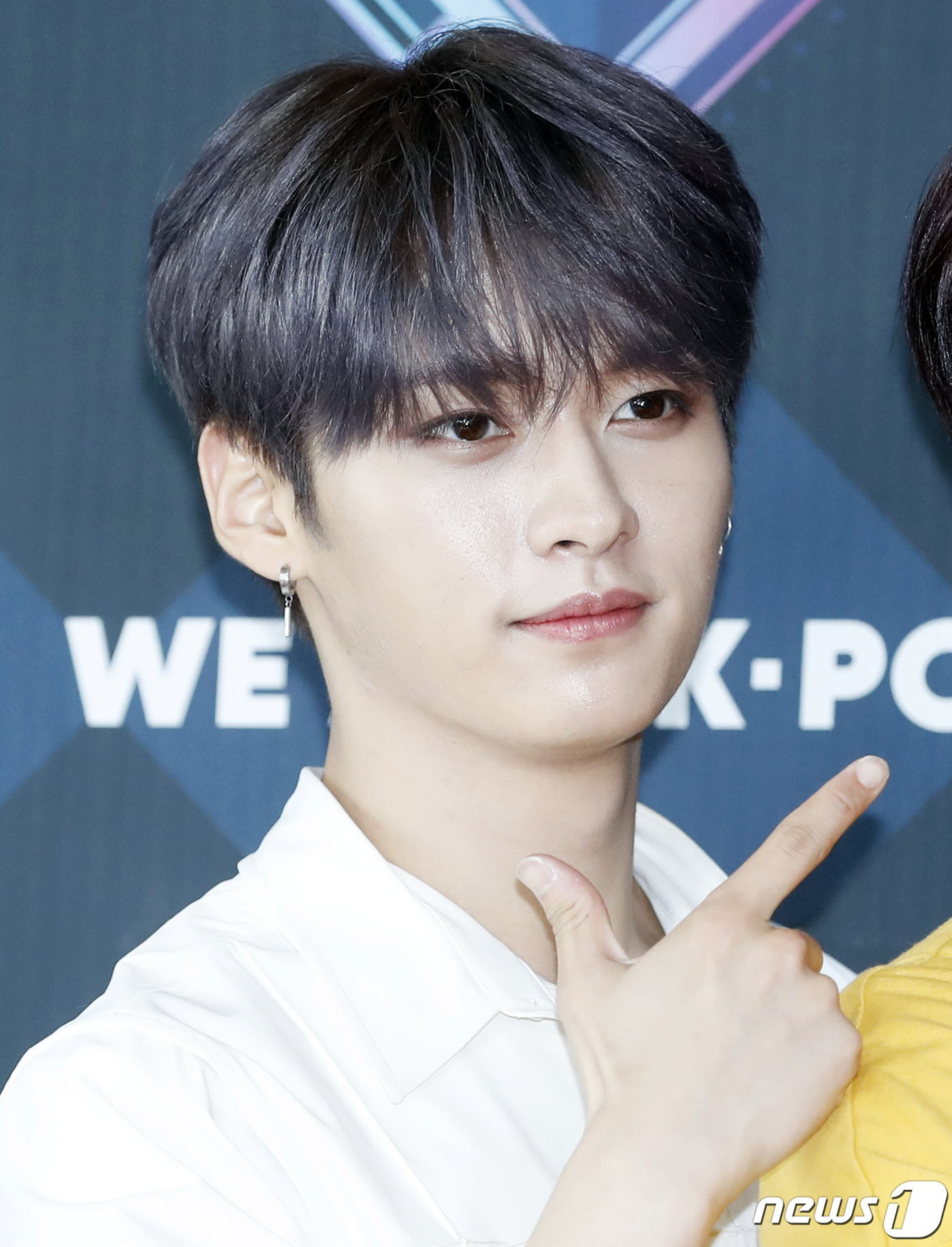 (서울=뉴스1) 권현진 기자 = 스트레이 키즈 리노가 20일 오후 서울 마포구 상암동 CJENM센터에서 열린 Mnet ‘엠카운트다운’ 리허설에 참석해 포즈를 취하고 있다. 2019 …