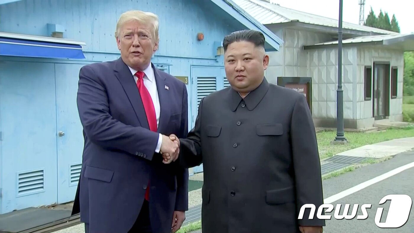 본문 이미지 - 도널드 트럼프 미국 대통령과 북한 김정은 노동당 총비서. ⓒ 로이터=뉴스1