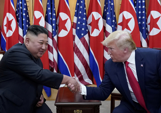 北 "美 여전히 악의적"…트럼프 손짓에도 미국과 거리두기 지속