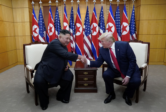 美전문가 "트럼프 한미훈련 축소, 김정은과 대화 위한 첫 구체 행동"