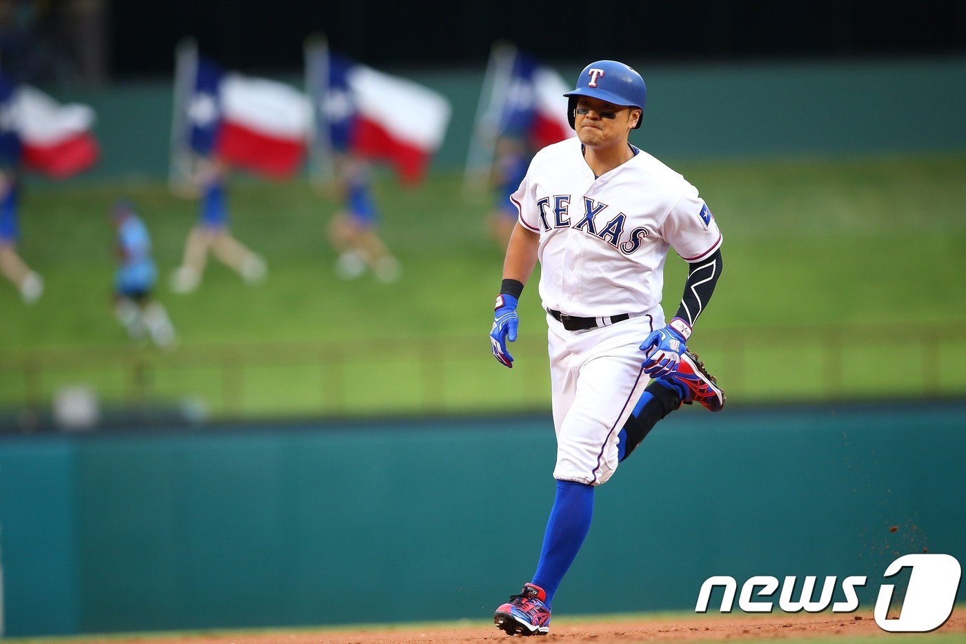 본문 이미지 - 추신수의 텍사스 시절 모습. ⓒ AFP=뉴스1 ⓒ News1 이동원 기자