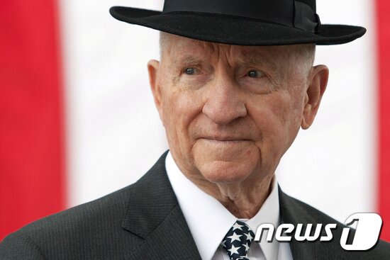 본문 이미지 - 로스 페로. ⓒ 로이터=뉴스1