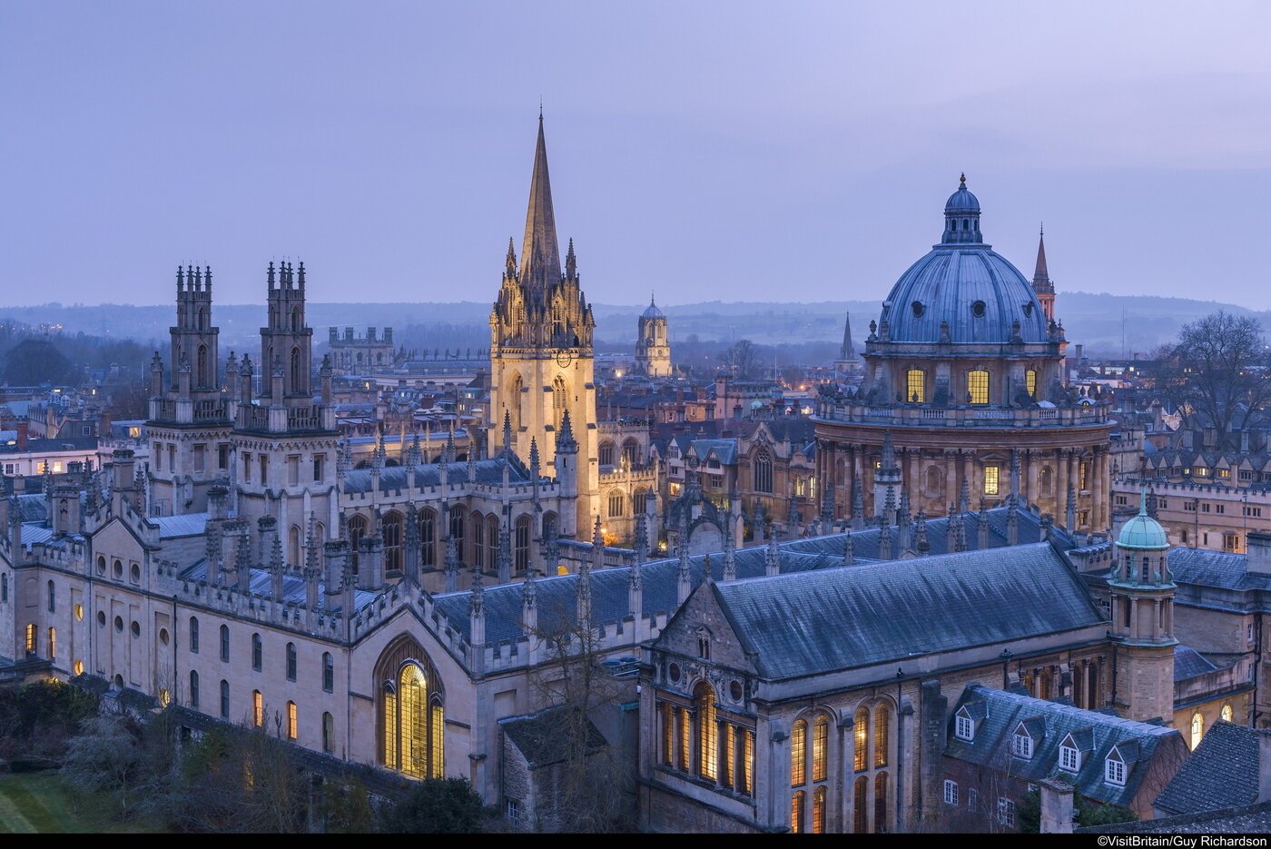 본문 이미지 - 영화 해리포터 배경지로도 잘 알려진 옥스퍼드