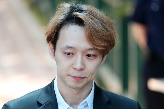 "급여 6억 못 받아" 박유천 상대 손배소 낸 전 매니저, 패소 확정