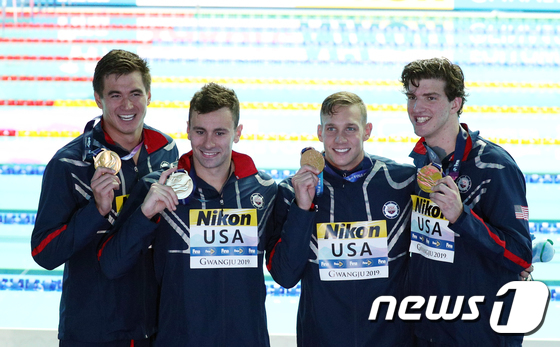 미국, 계영 400m 금메달