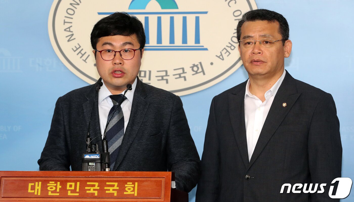 본문 이미지 - 조용술 국민의힘 대변인(왼쪽). ⓒ 뉴스1 이종덕 기자