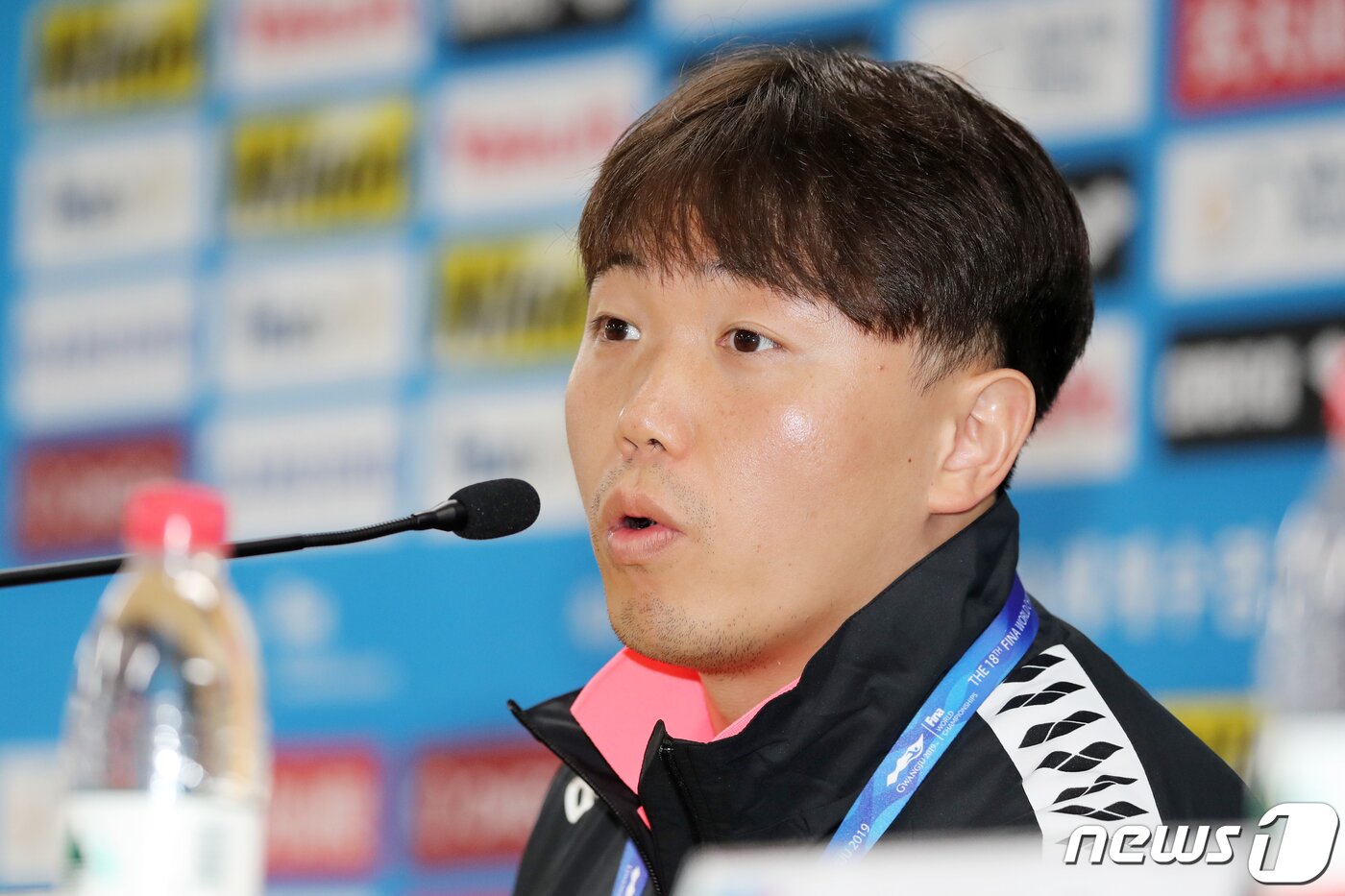 본문 이미지 - 대한민국 수구 대표팀 이선욱 주장이 23일 오전 광주 남부대학교 '2019광주세계수영선수권대회' MPC 기자회견장에서 기자들의 질문에 답하고 있다. 2019.7.23/뉴스1 ⓒ News1 황희규 기자