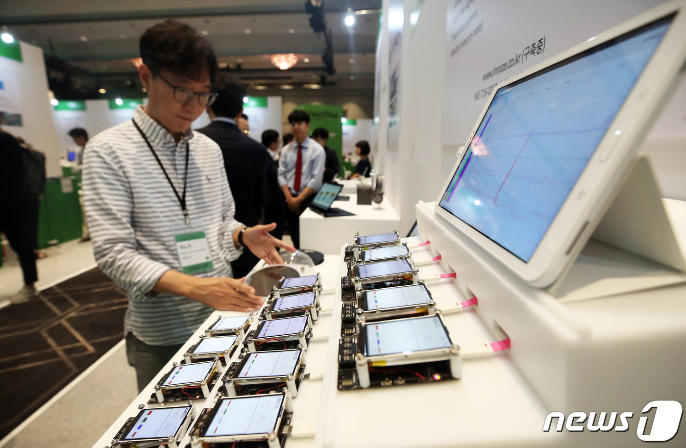 '전자코 신기하네' - 뉴스 썸네일 이미지