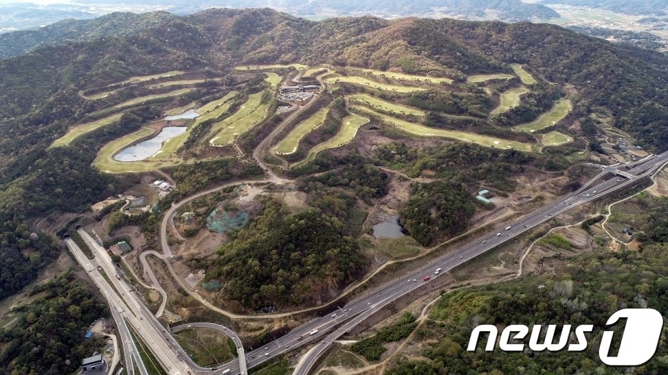 본문 이미지 - 광주 어등산관광단지 조성사업 부지 전경.(광주시 제공)/뉴스1 ⓒ News1 