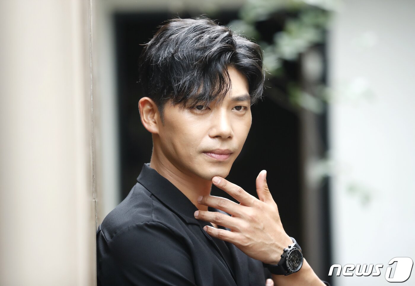 본문 이미지 - 서울 삼청동 한 카페. jtbc 드라마 'www.검색어를 입력하세요(검블유) 배우 지승현 인터뷰. 2019.7.25/뉴스1 ⓒ News1 권현진 기자