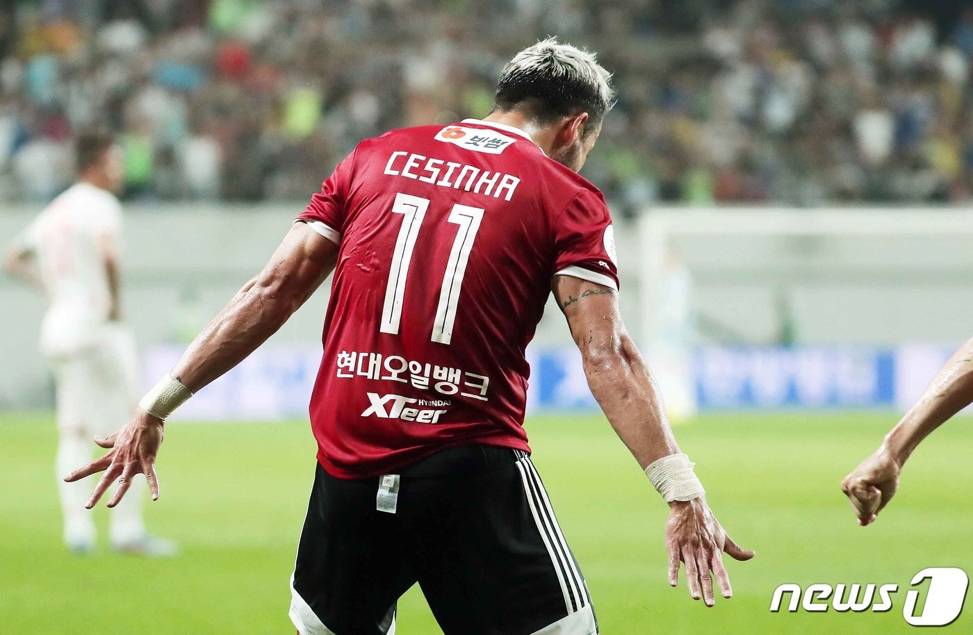 본문 이미지 - 호날두의 세리머니를 따라했던 세징야. 2019.7.26/뉴스1 ⓒ News1 이재명 기자