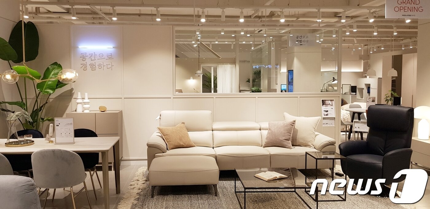 본문 이미지 - 현대리바트, 상생형 가정용 가구전시장 '리바트스타일샵' 동작점ⓒ 뉴스1