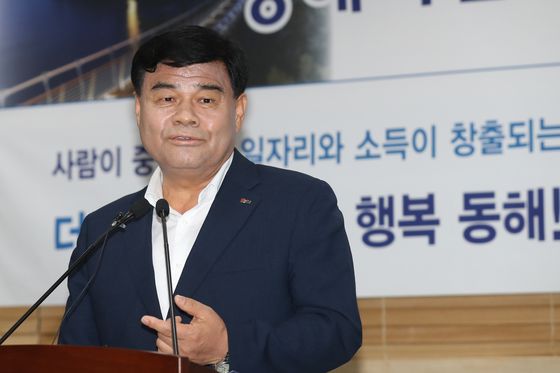 검찰, 심규언 동해시장 '뇌물수수 혐의' 구속